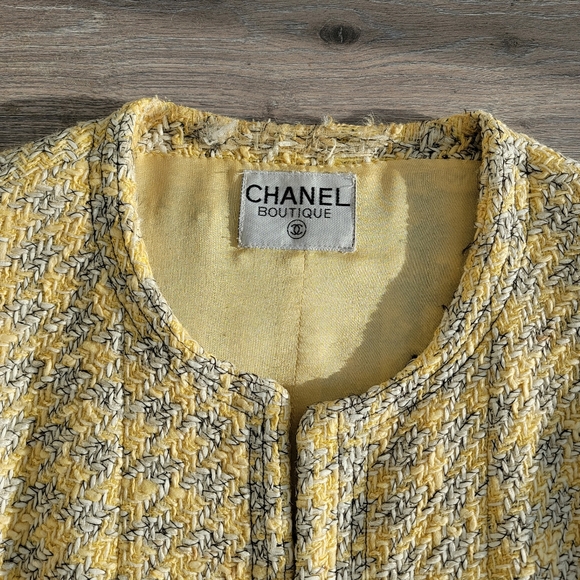 Chanel jacket yellow vintage - Picture 3 of 11